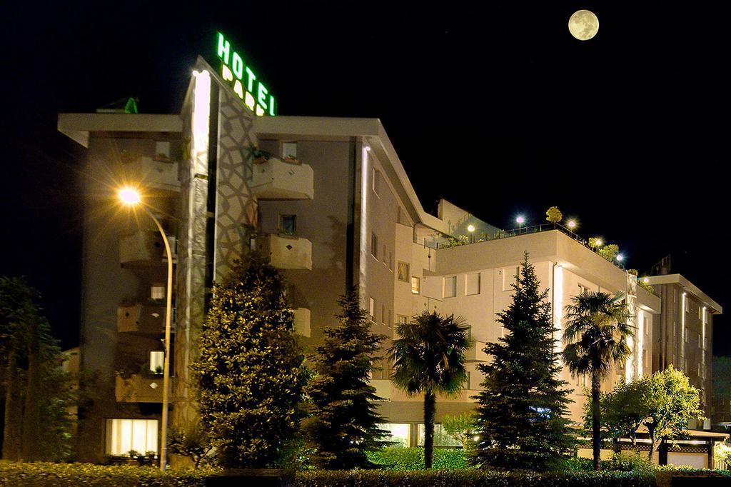 Hotel Park คาสติญโญน ฟิโอเรนทิโน ภายนอก รูปภาพ