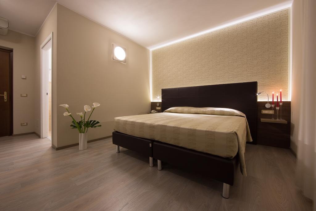 Hotel Park คาสติญโญน ฟิโอเรนทิโน ภายนอก รูปภาพ